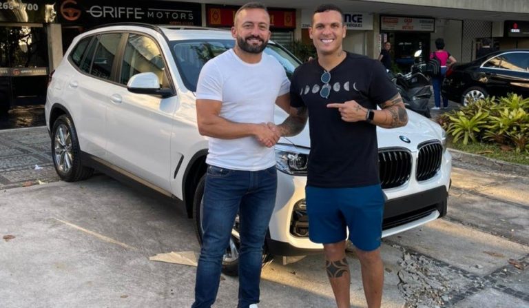 revendedora de automóveis comemora crescimento de vendas de SUVs